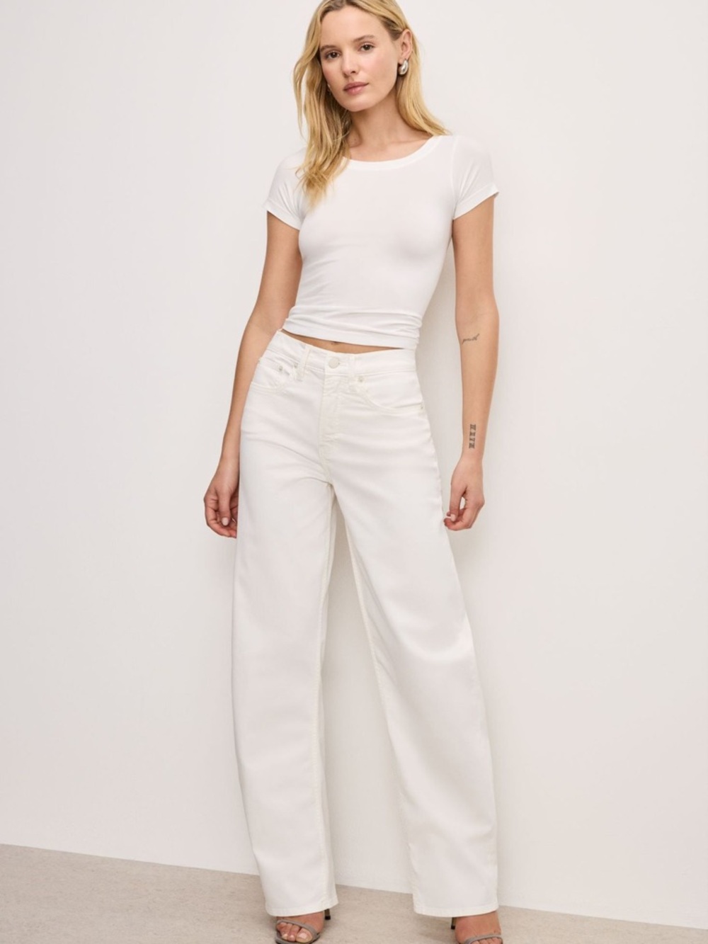 Good American Wide Leg High-Rise Jeans - White